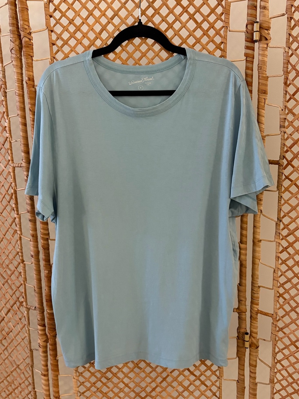 Universal Thread Women's Pale Blue Crewneck Short Sleeve Tee